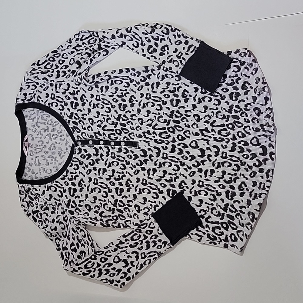 Victoria's Secret Waffle Knit Snow Leopard Animal Print Pajama Top Women's
